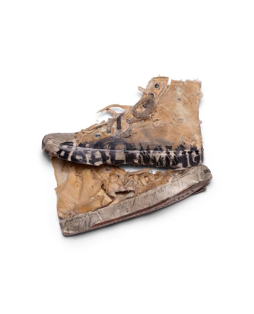 Paquete o empaquetar explosión casual Balenciaga vende las zapatillas rotas y desgastadas virales