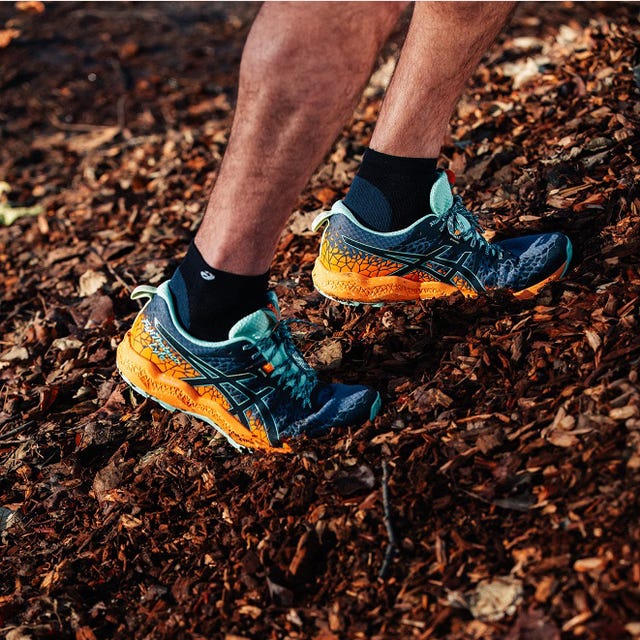 nuevas, zapatillas, trail running, asics, fujitrabuco, lyte