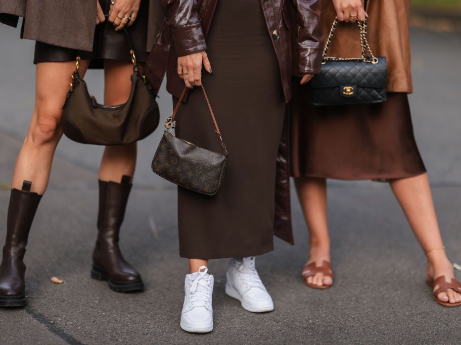 Zapatillas de mujer que estarán de moda en 2022 (y que puedes