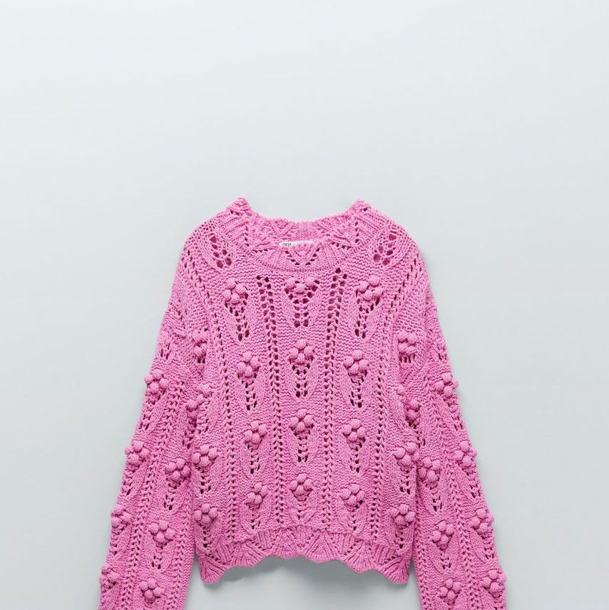 triunfante Reclamación Polvo Zara dicta sentencia: el jersey de moda primavera es rosa chicle y XXL