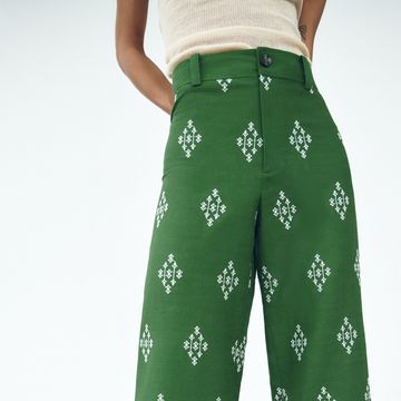 pantalones bordados verdes