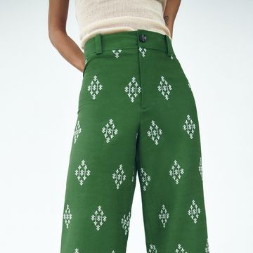 pantalones bordados verdes