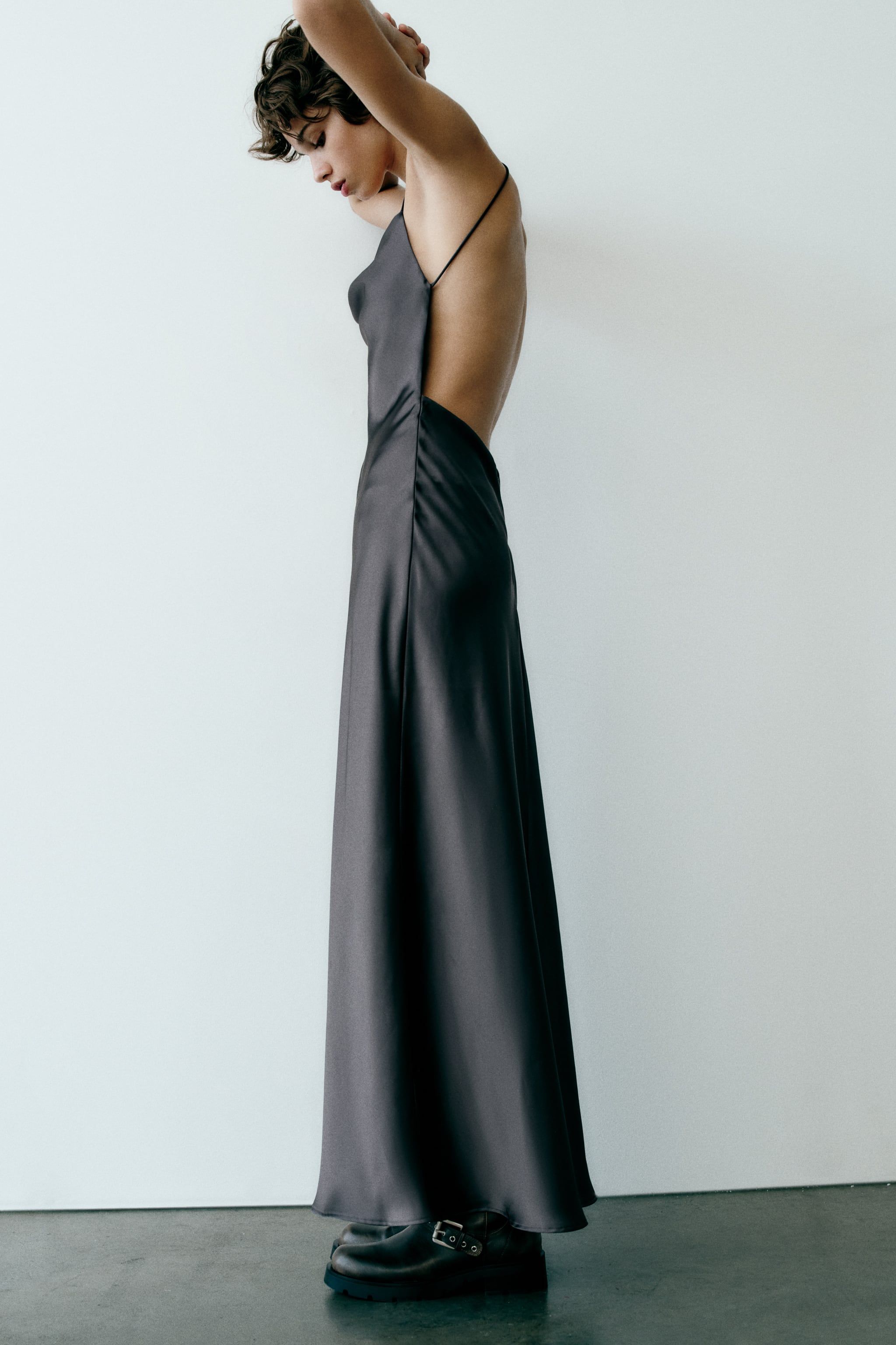 Vestido negro lencero online zara