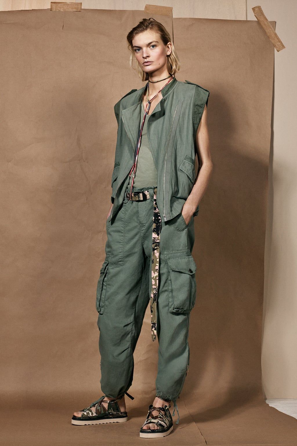 Lo nuevo de Zara SRPLS va a hacer que quieras vestir la tendencia militar todo el verano - Zara SPRLS convierte la tendencia militar en el 'must' del verano