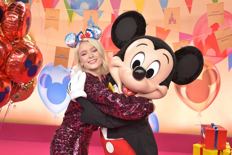 Fran Rivera, Nuria Roca, Chiara Ferragni y Zara Larson celebran 90 aniversario de Mickey Mouse