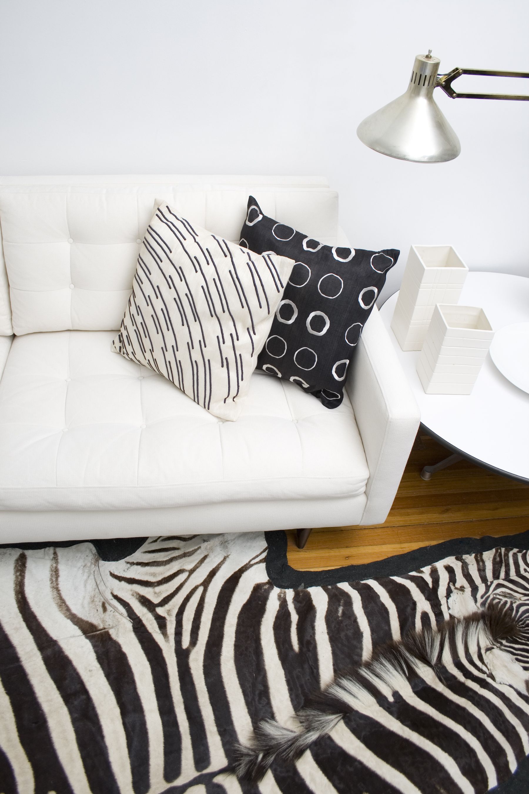 Most Regrettable Interior Trends Of Past 25 Years Survey Reveals Zebra Print Rug 6552ebdc190fc