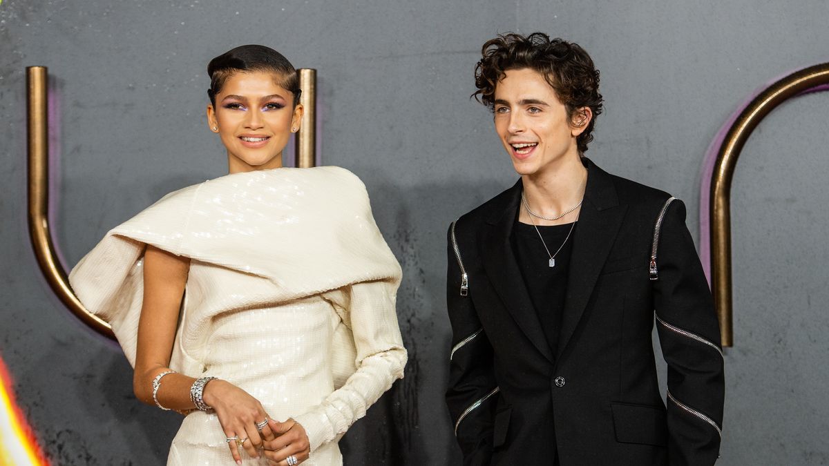 preview for Tom Holland SWOONS Over Zendaya At Dune Premiere & Z Reacts!
