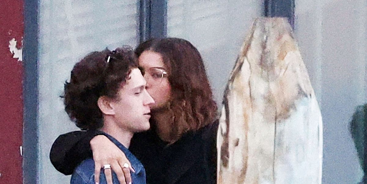 Zendaya Was Photographed Kissing Tom Holland on Venice Vacation