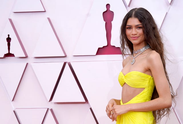 See Pictures of Zendaya's Dress at the 2021 Oscars