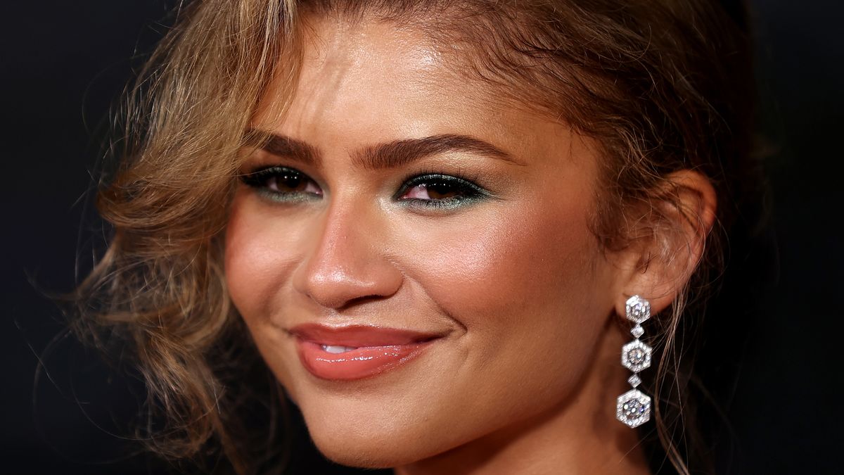 preview for Zendaya wears vintage Mugler to the 'Dune: Part Two' premiere