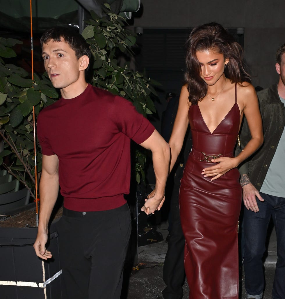 zendaya tom holland matching outfits burgundy