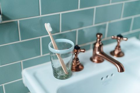zero waste plastic free products in bathroom