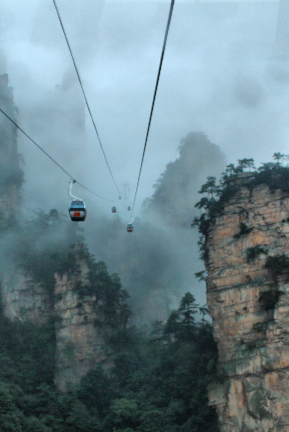 Zhangjiaji (Gerçek Hallelujah Avatar Dağları) Zhangjiaji (Gerçek Hallelujah Avatar Dağları)