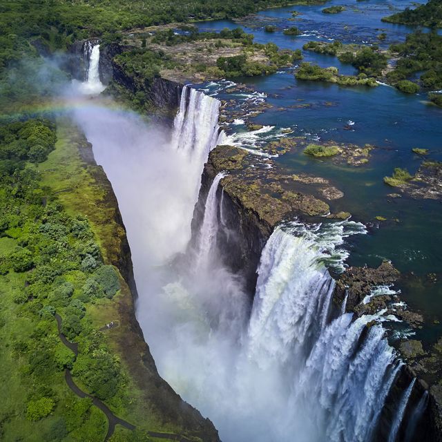 zimbabwe, zambezi river at victoria falls