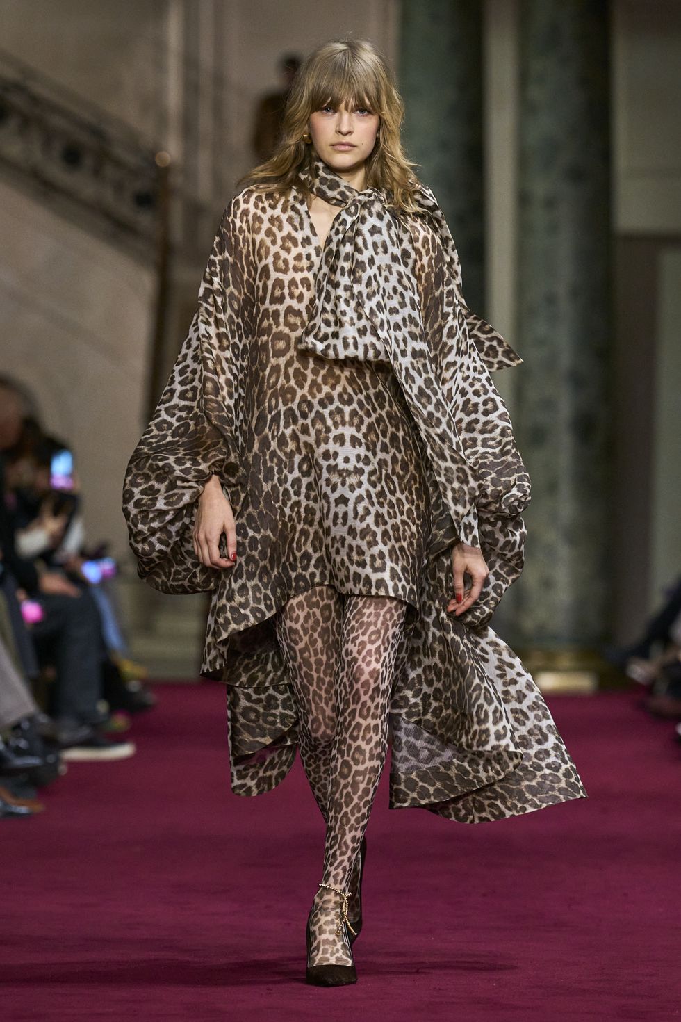 el estampado de leopardo esta de moda y seguira el proximo invierno