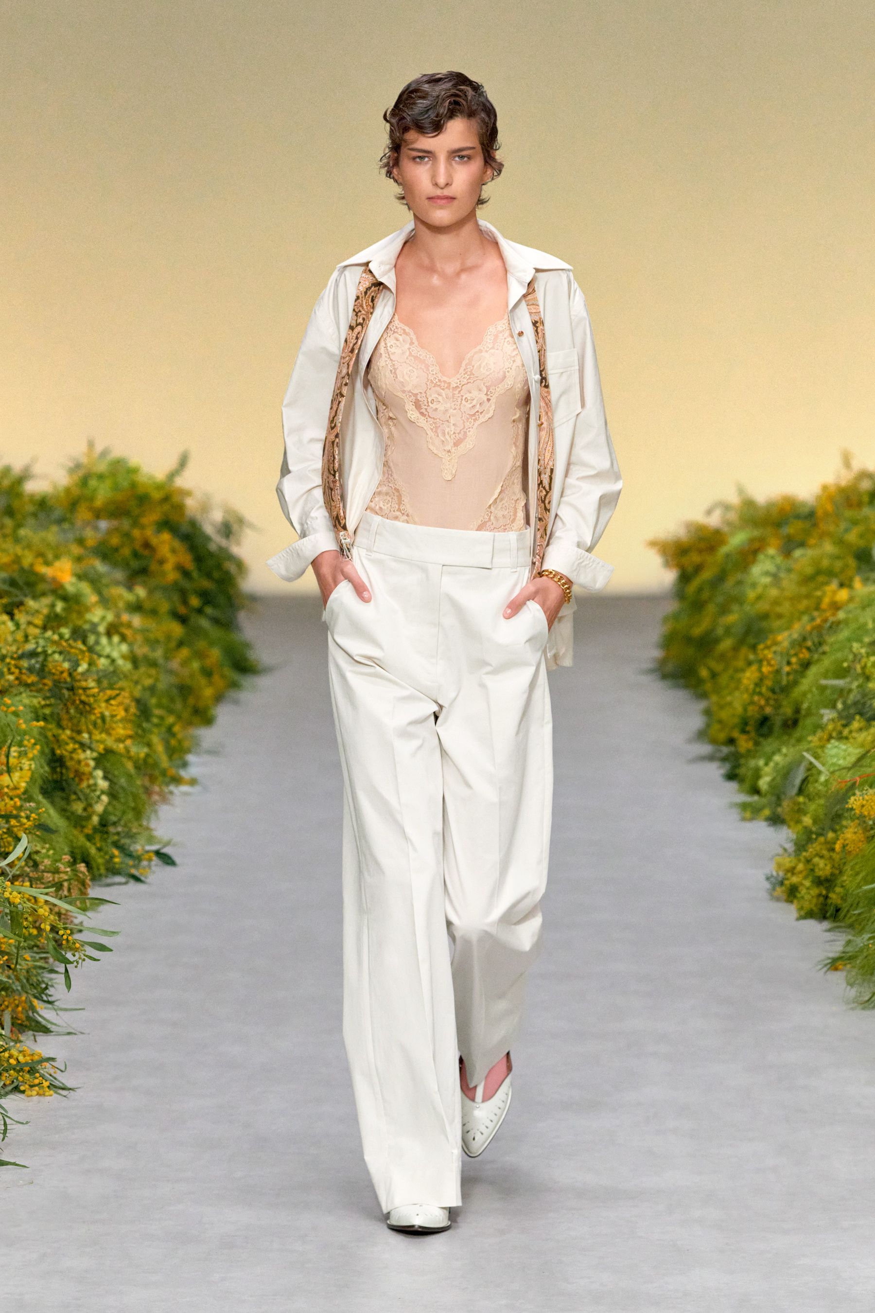 ZIMMERMANN」(ジマーマン)|2021春夏コレクション ZIMMERMANN」(ジマーマン)|2021春夏コレクション