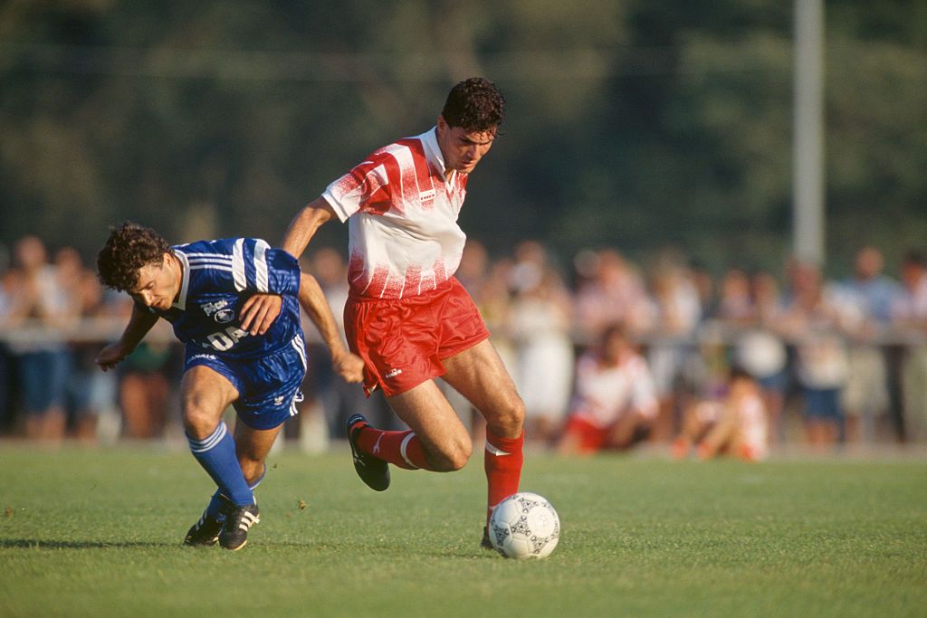 zinedine-zidane-playing-for-as