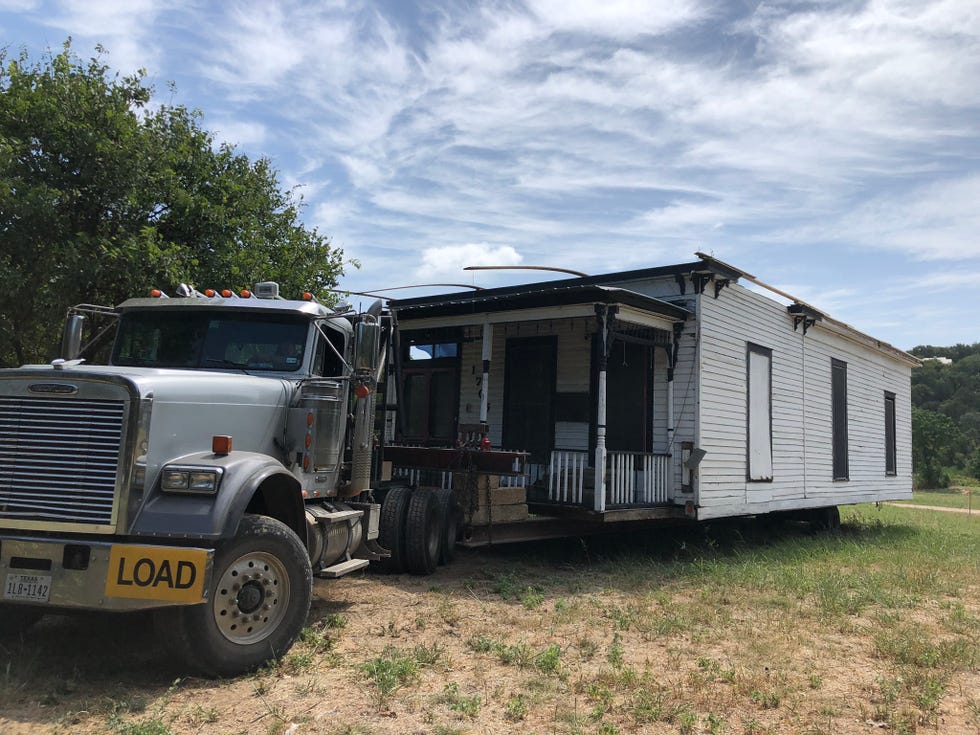la casa se transportó en dos camiones