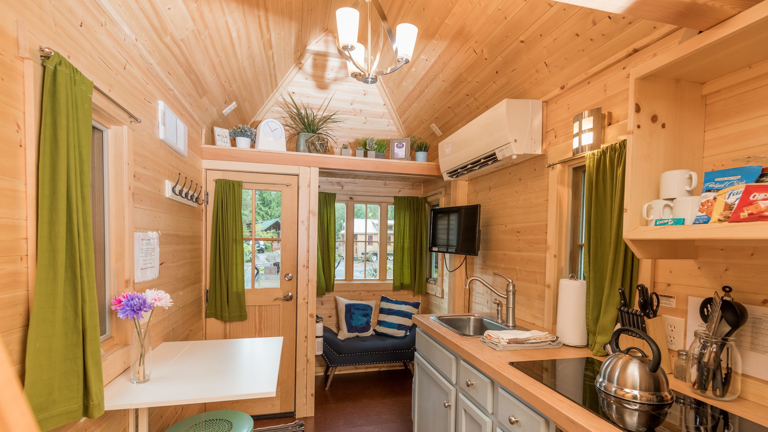 This Couple Built a Tiny House for Only $400! 