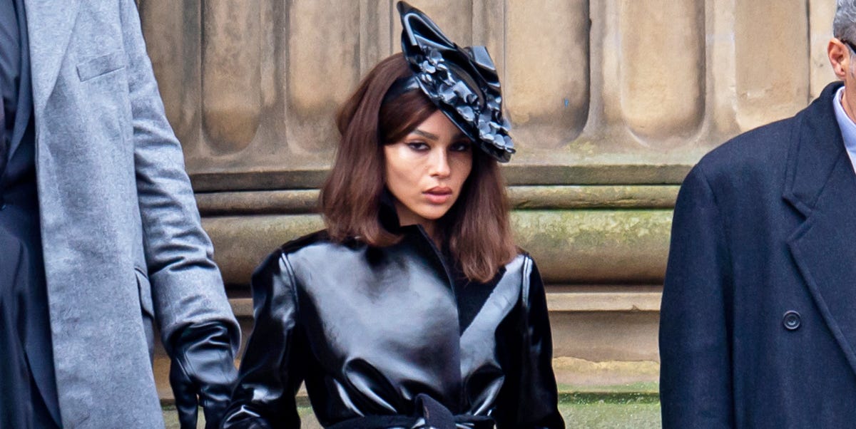 See Zoë Kravitz as Catwoman | First Photo Filming The Batman