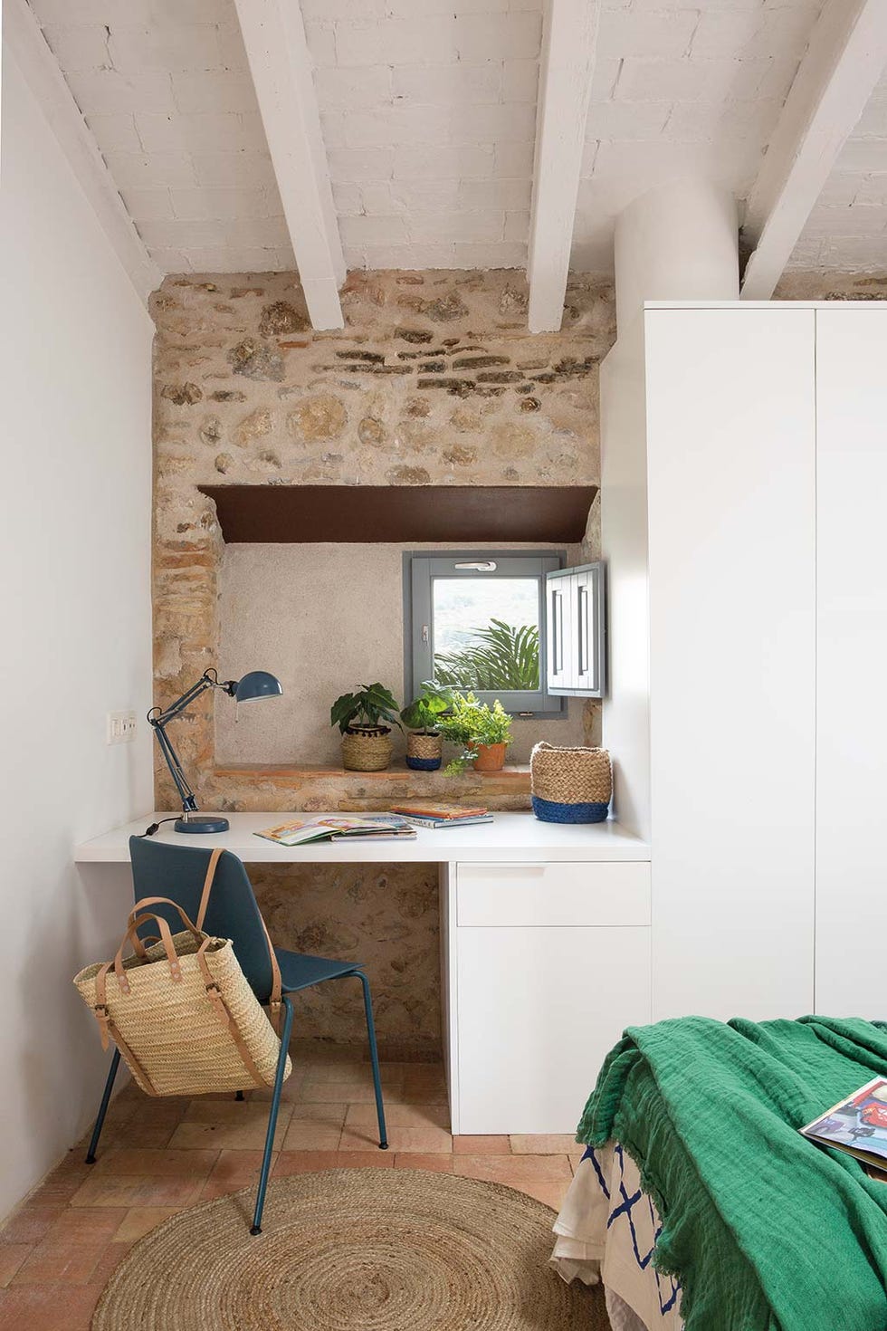 Blanco en muebles, techos y frentes