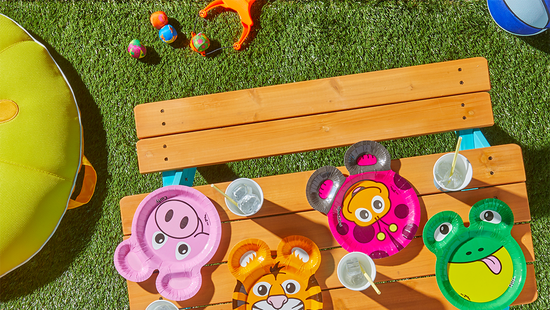 Remember Hefty Zoo Pals? These Disposable Plates Are BACK In-Stock