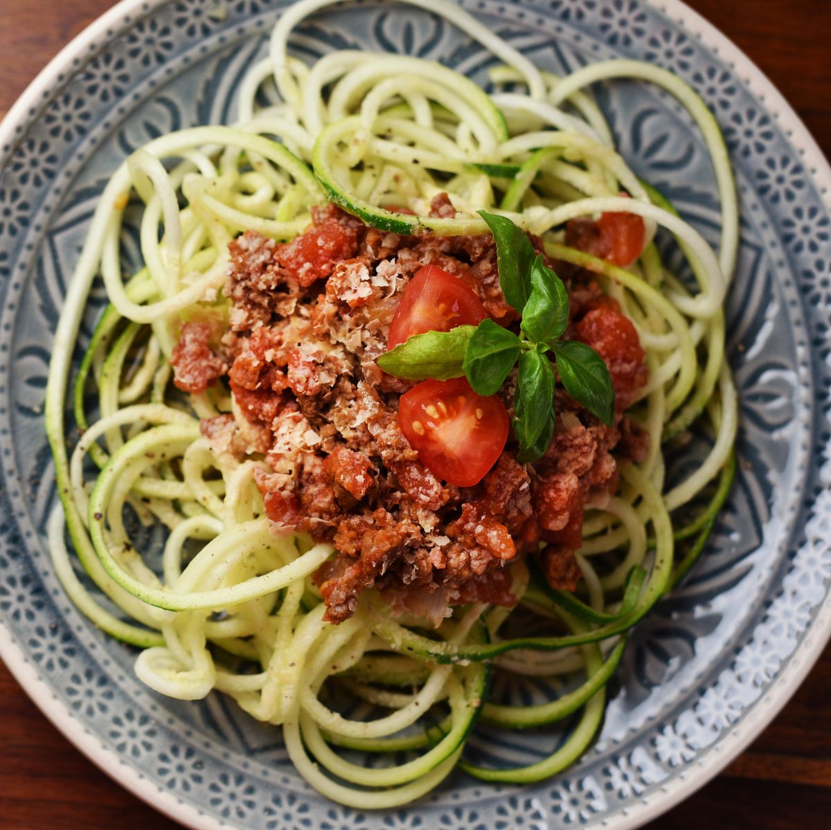 Zoodles with vegan bolognese and yeast flakes