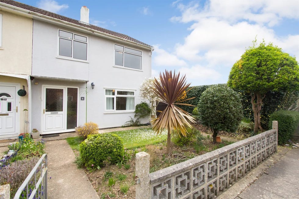 Zoopla Reveals 5 Homes For Sale With Pretty Gardens