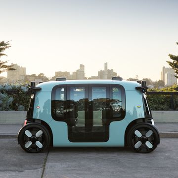 zoox l5 fully autonomous all electric robotaxi at coit tower san francsico