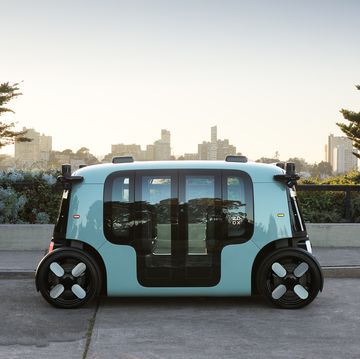 zoox l5 fully autonomous all electric robotaxi at coit tower san francsico