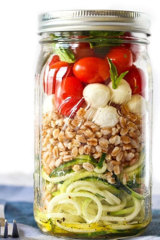 Spinach Pasta Salad in a Jar - Organize Yourself Skinny