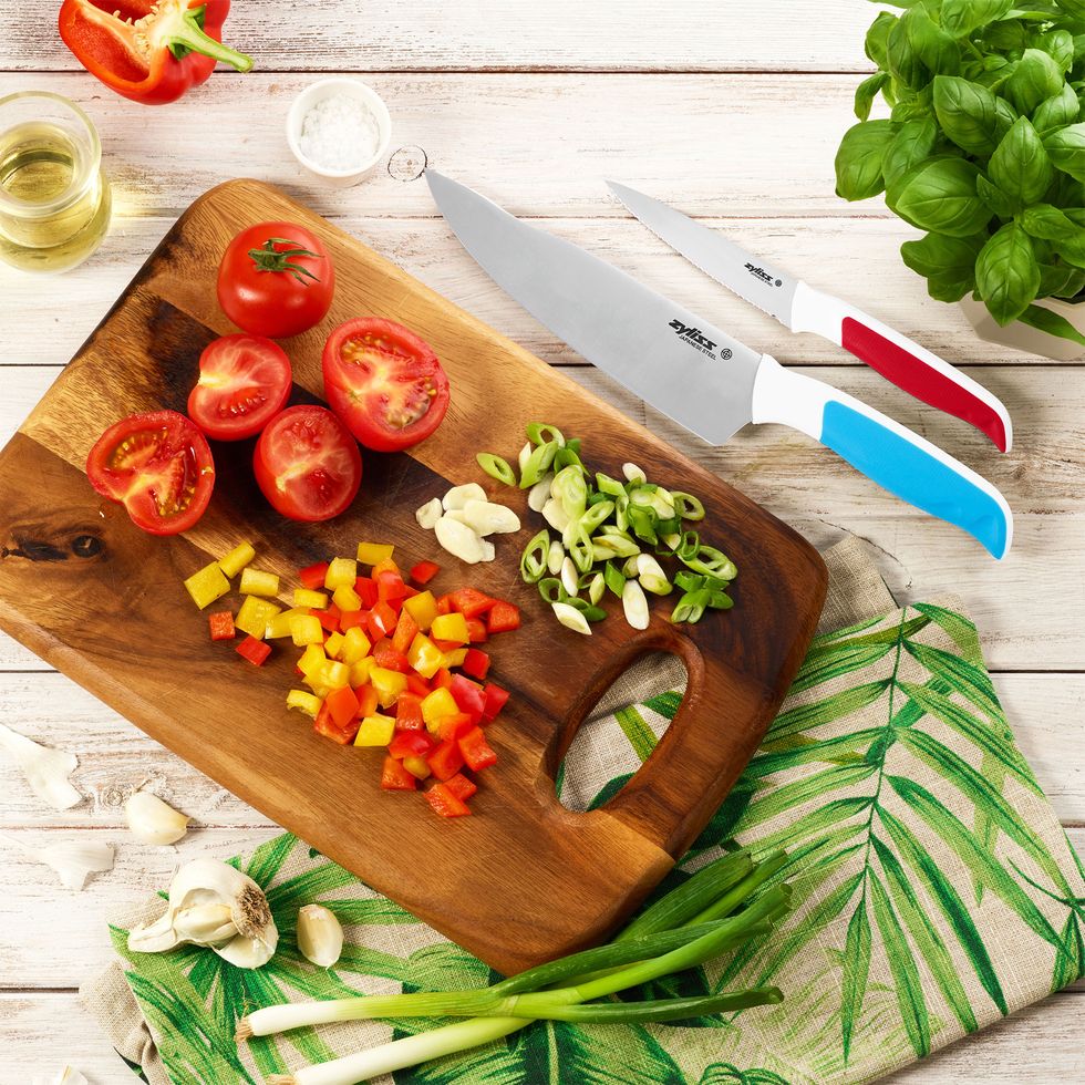Food, Vegetable, Dish, Ingredient, Cuisine, Produce, Vegetarian food, Salad, Cutting board, Tomato, 