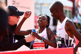 ruth chepngetich finishes chicago marathon