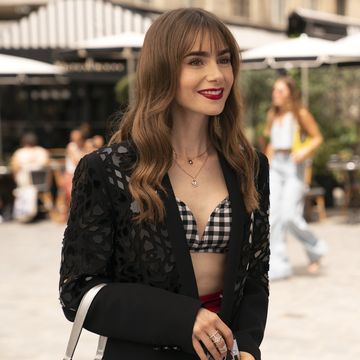emily in paris lily collins as emily in episode 305 of emily in paris cr stéphanie branchunetflix © 2022