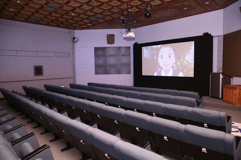 Auditorium, Projection screen, Building, Room, Conference hall, Interior design, Ceiling, Architecture, Movie theater, Projector accessory, 