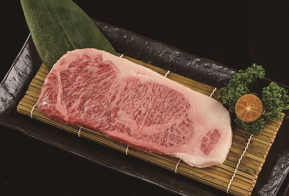 Food, Kobe beef, Spam, Animal fat, Dish, Cuisine, Matsusaka beef, Meat, Tataki, Ingredient, 