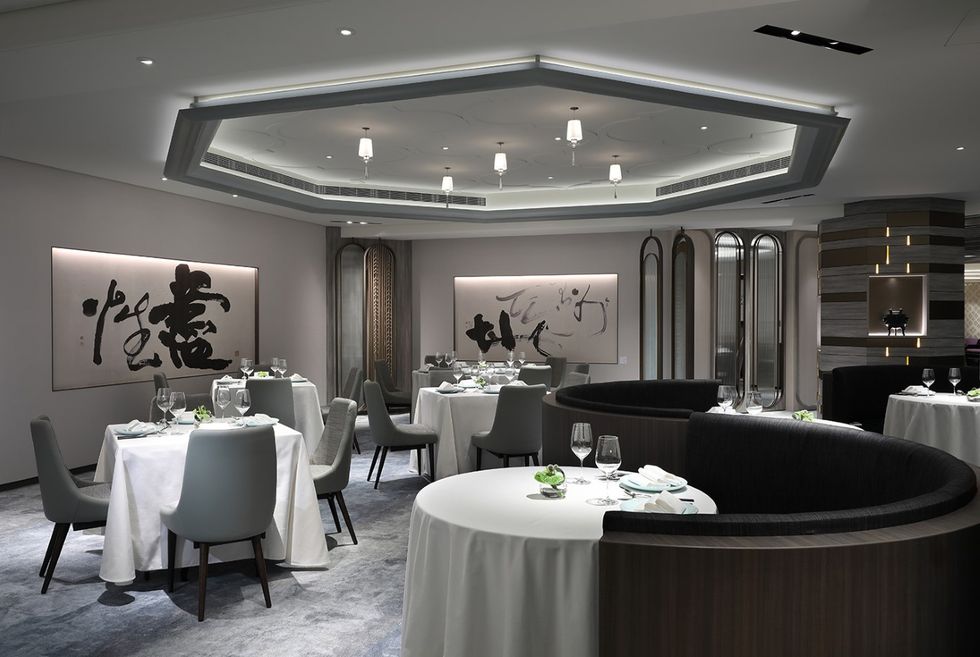 米其林一星中餐廳「天香樓」重新整裝開幕！經典杭州菜升級、仿西湖美景打造全新裝潢
