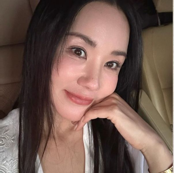 《車貞淑醫生》53歲嚴正化被譽為韓國瑪丹娜，凍齡美貌維持火辣身材秘訣公開