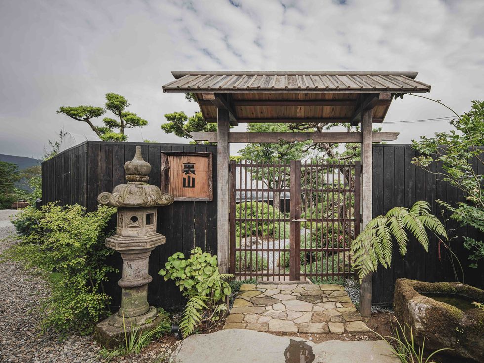 【專訪】走入陽明山的神隱之地！merci裏山以日式庭園、古件與咖啡香打造全台獨有古物植栽雜貨店