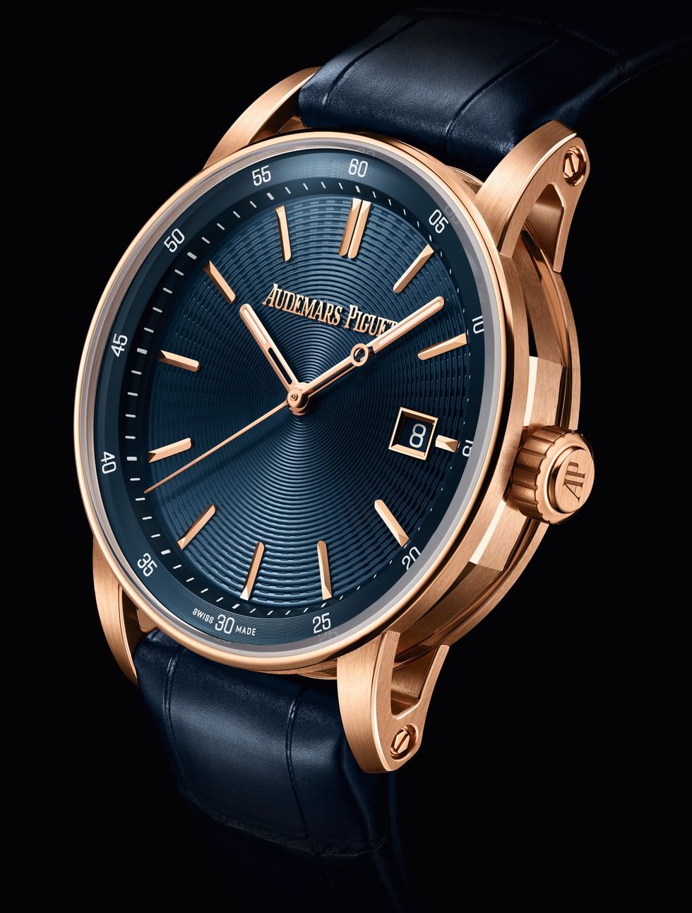 搭配經典「雲夜藍50」色調錶面的全新code 1159系列38毫米自動上鏈腕錶。