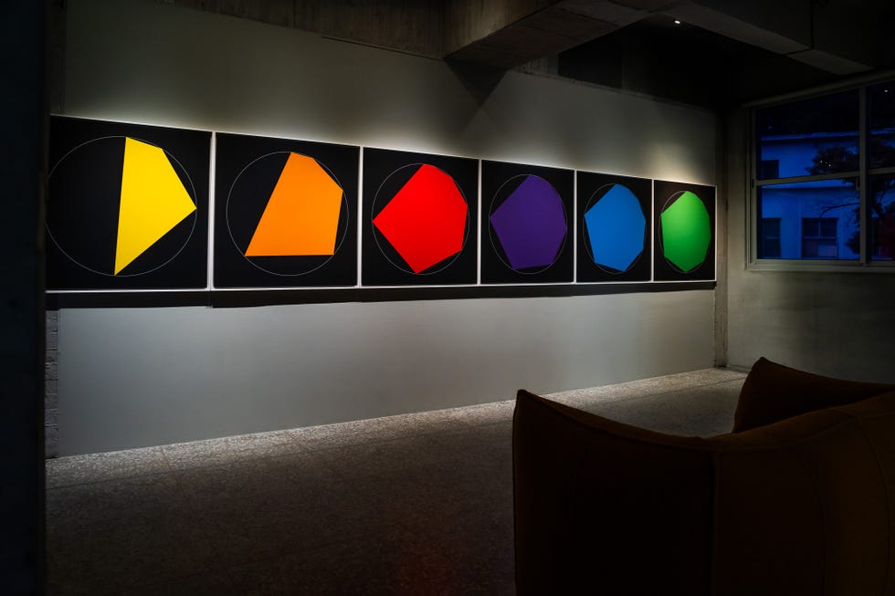 金馬賓館呈獻《感應未來》特展，從繪畫、雕塑、設計多元剖析「互動藝術先鋒」阿維亞尼的創作軌跡！