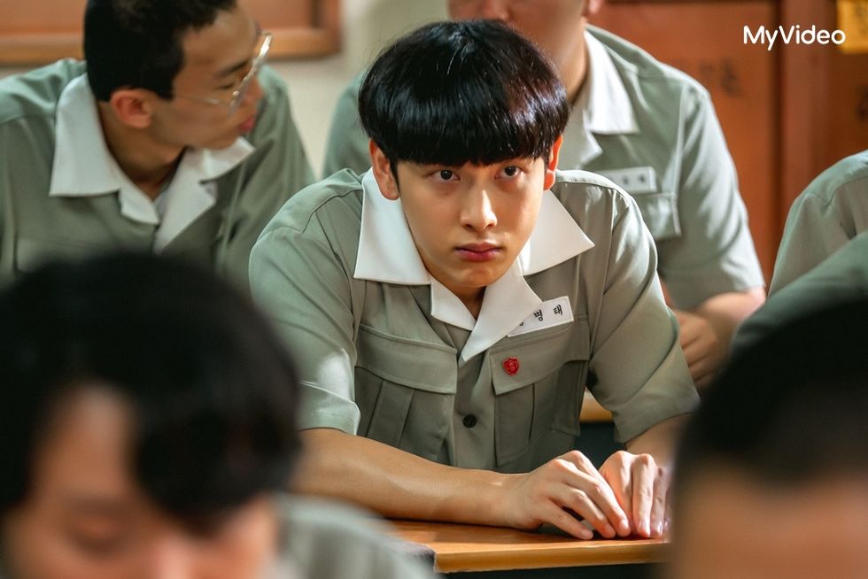 看韓劇《少年時代》要怎麼重新愛上任時完？形象全無「超油膩」，導演愧疚把他拍到要隱退了