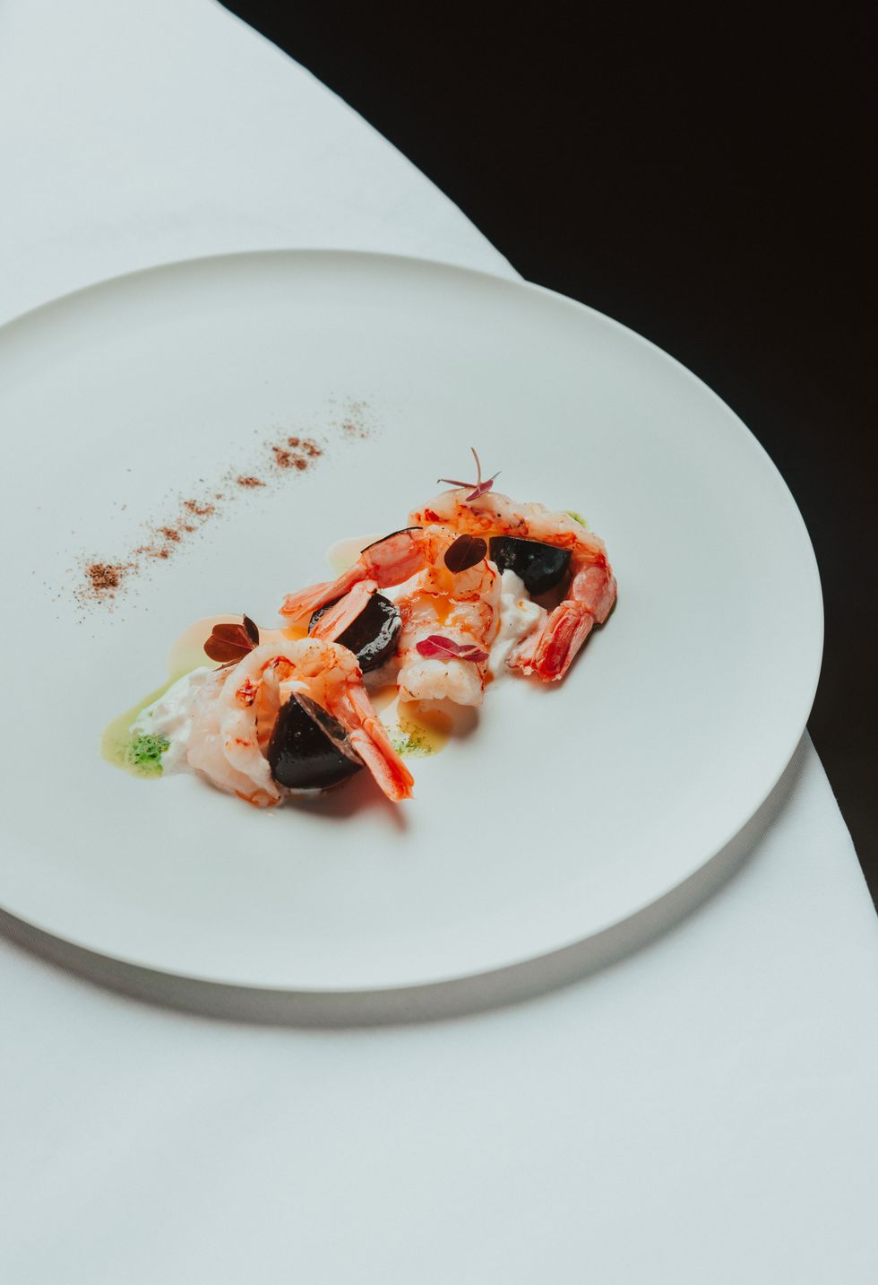 台北君悅「寶艾西餐廳」推出全新菜單！主廚精選「炙燒北海道生食干貝、28天乾式熟成美國牛」