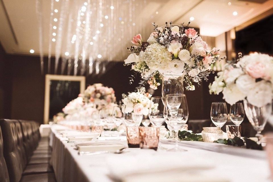 Wedding banquet, Decoration, Photograph, Centrepiece, Flower Arranging, Flower, Chiavari chair, Floristry, Rehearsal dinner, Floral design, 