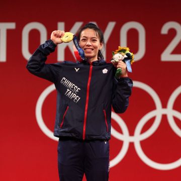 慶祝2020東京奧運中華隊「舉重女神」郭婞淳拿下首面金牌！7 eleven、全家、萊爾富買一送一