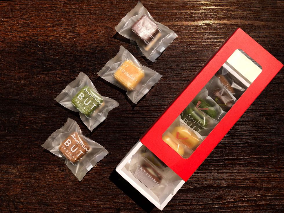 國賓大飯店：9月28日前訂購「國賓台菜外帶餐盒」，加贈特製的「奶油夾心餅乾」一組。
