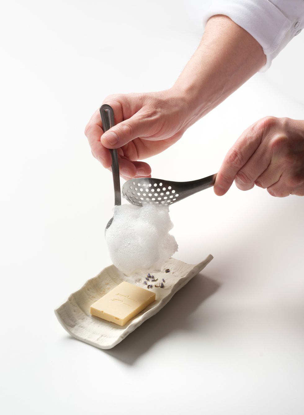 米其林星級主廚打造「可以吃的香皂」？渥達尼斯磨坊玩心大起，全新甜點衝擊五感