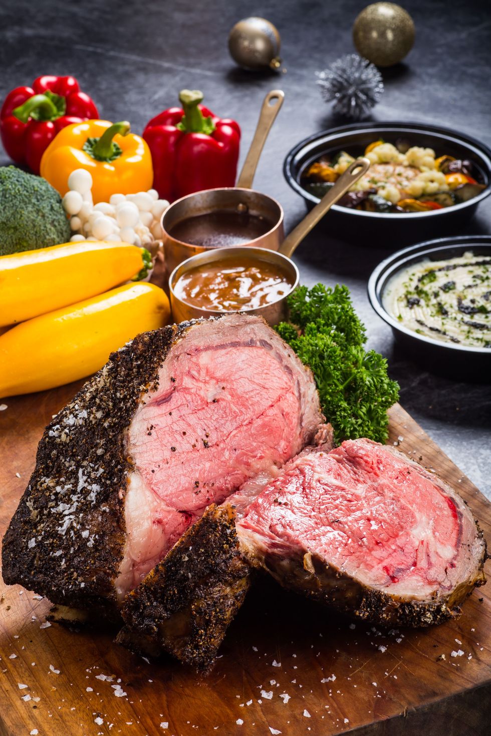 Dish, Food, Cuisine, Flat iron steak, Roast beef, Beef tenderloin, Red meat, Ingredient, Meat, Beef, 