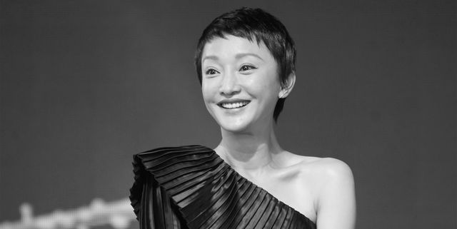 Facial expression, Smile, Beauty, Shoulder, Hairstyle, Chin, Black-and-white, Fashion, Dress, Photography, 