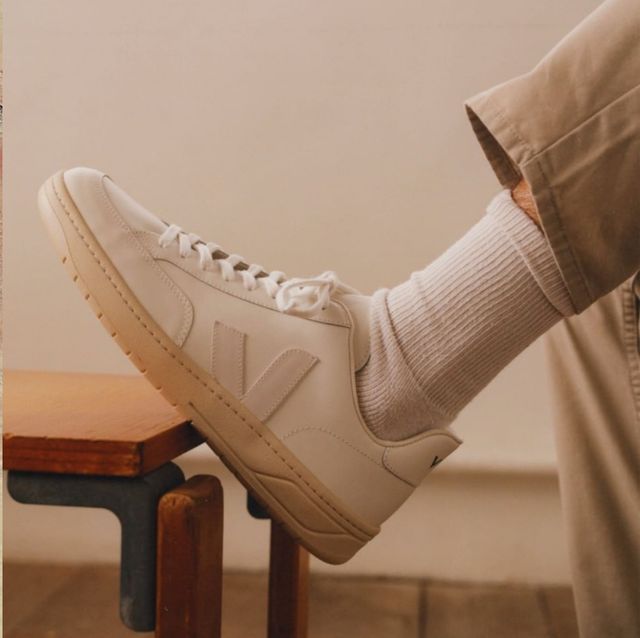 【球鞋上癮症】2021小白鞋人氣排行榜！ shopbop 公開全球年度十大秒殺白球鞋